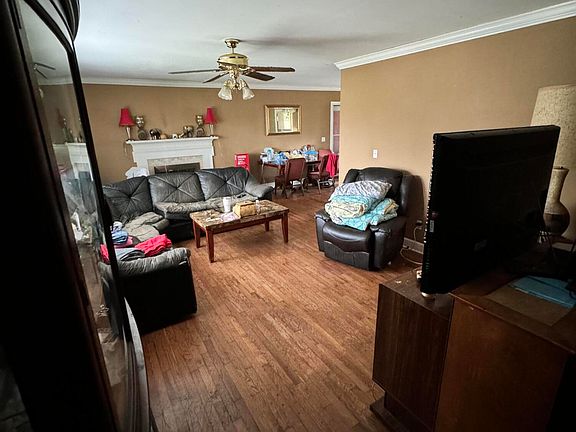 5th image of 208 Glenwood Cir