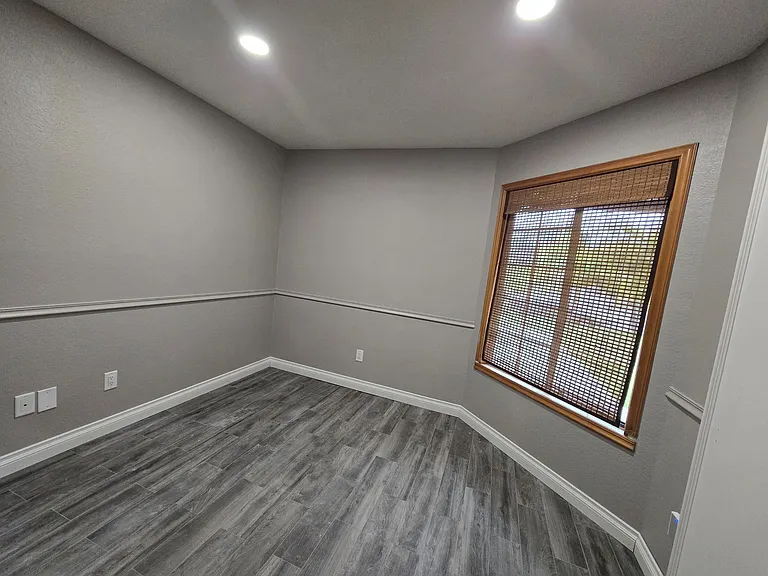 1416 Powell Rd — Photo 5