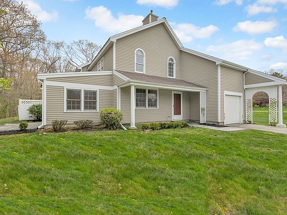 4th image of 10 Ipswich Woods Dr #10