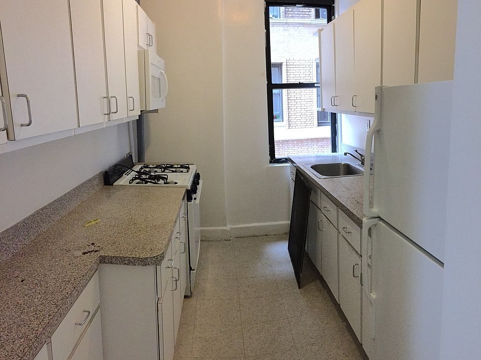 1st image of 30 Linden Blvd #B/1