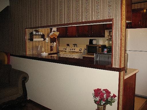 5th image of 430 James Ct Unit C