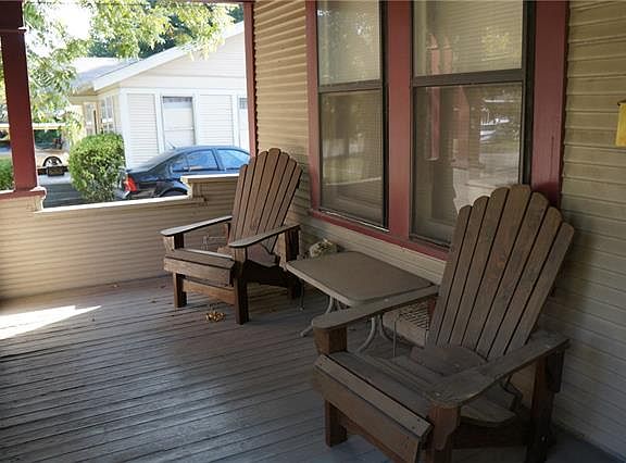 2nd image of 1421 W 1st Ave