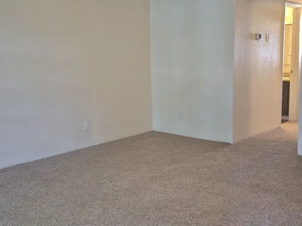 The Lakes Apartments