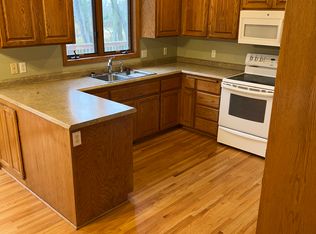 2065 Pin Oak Dr, Eagan, MN 55122