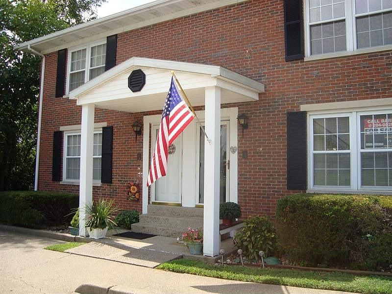 1st image of 115 Olde Newburgh Dr