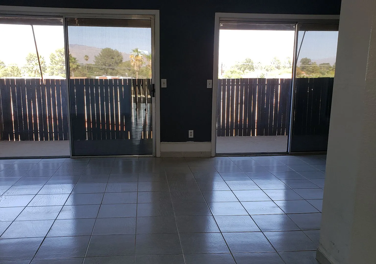 East Side Condo with views and lots of light! — Photo 1