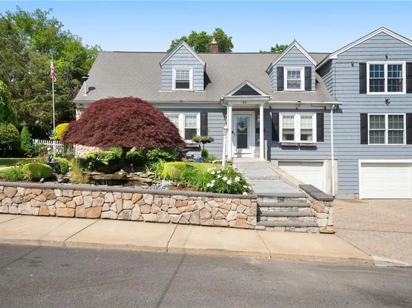 62 Andrews Ave, West Warwick, RI 02893