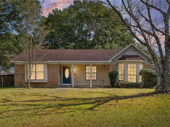 9721 Royal Woods Dr N, Mobile, AL 36608