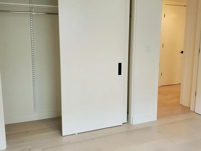 1598 Bay St #300 — Photo 15