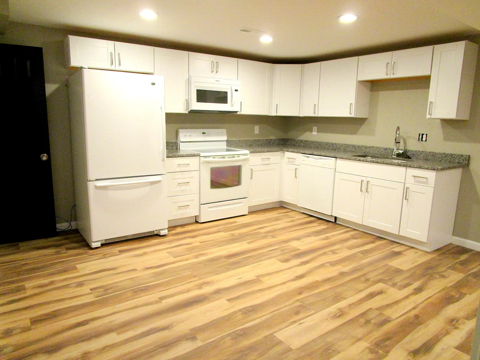 2 bed, 1144 sqft, $1,895 — Photo 3