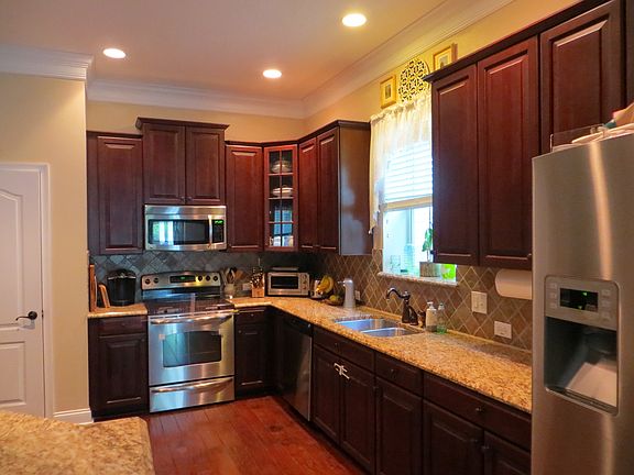 4th image of 3075 Stanfield Ave