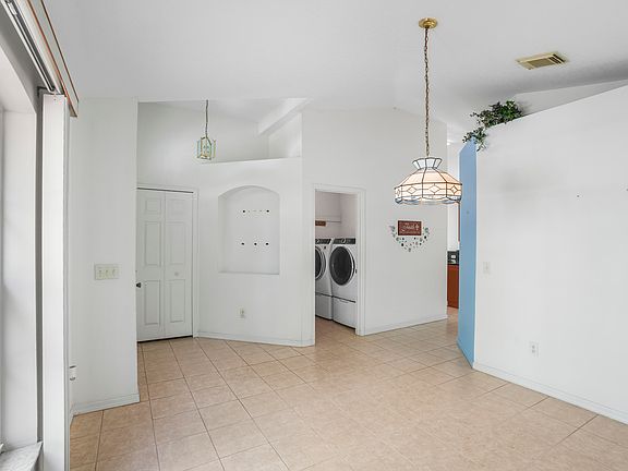 5th image of 8238 Maidencane Place