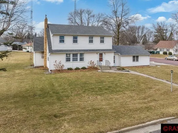 1202 S Galbraith St, Blue Earth, MN 56013