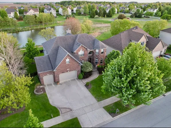 26225 W Oak Crest Ln, Plainfield, IL 60585