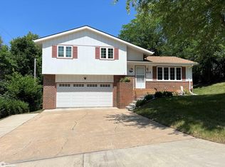 415 Ridgewood Dr, Carroll, IA 51401