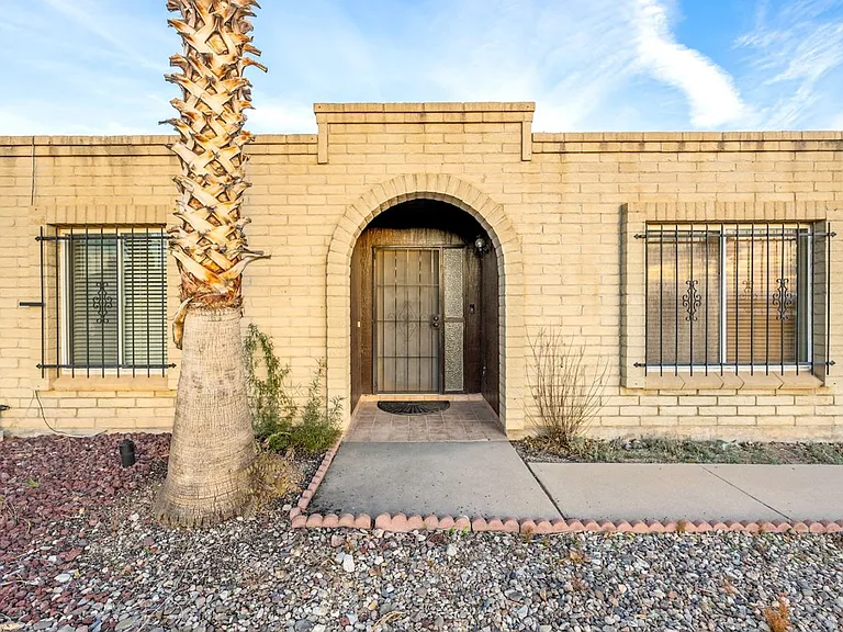2191 S Sunburst Dr — Photo 8
