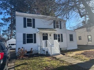 140 Sycamore St, Holyoke, MA 01040