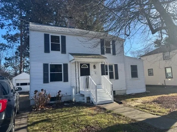 140 Sycamore St, Holyoke, MA 01040