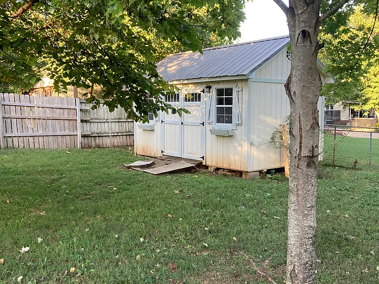 505 S Beaty St — Photo 8
