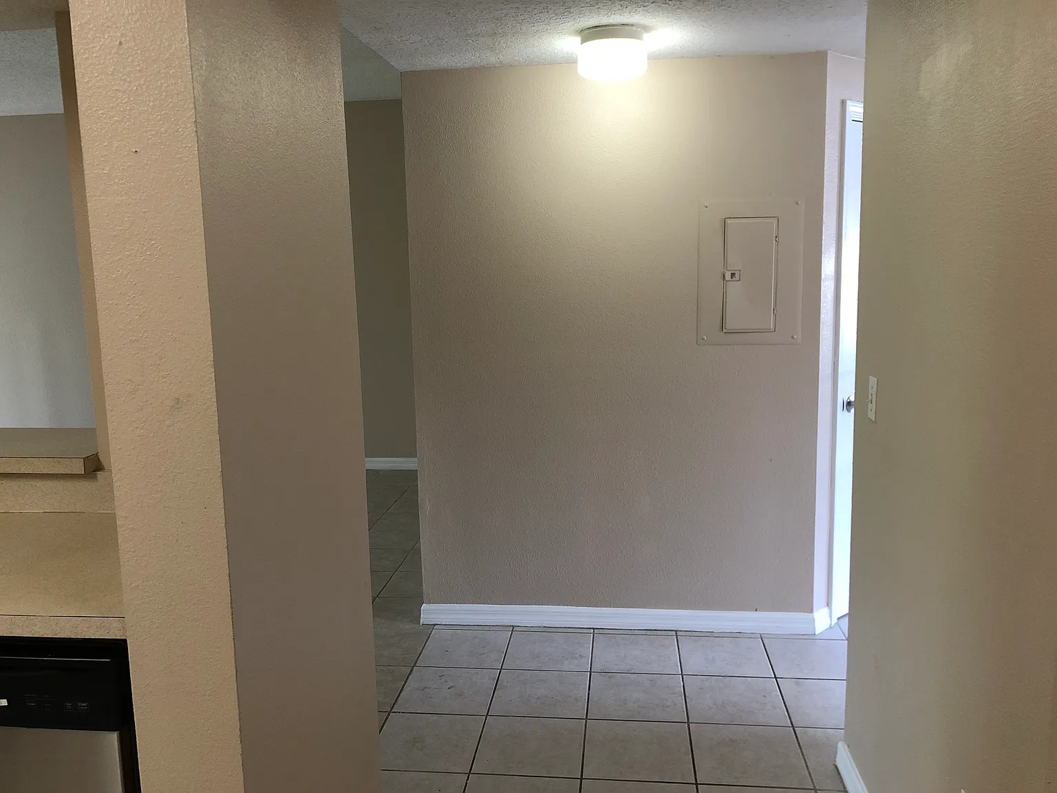 3 bed, 1151 sqft, $1,875 — Photo 4