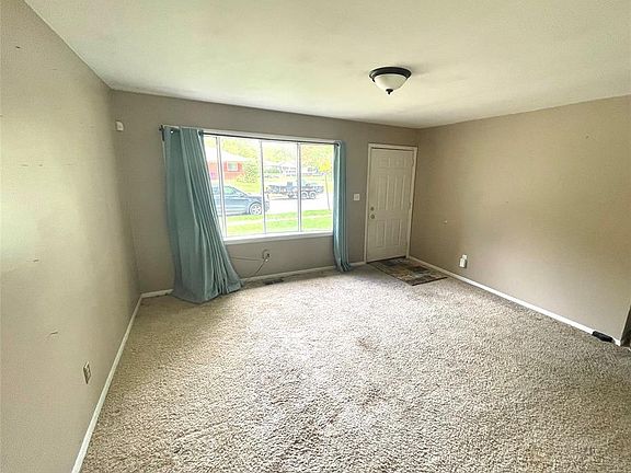 3rd image of 10101 Catalina Dr