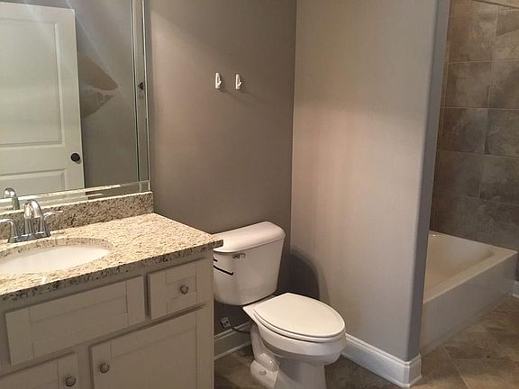 4th image of 103 Farm View Dr #1004