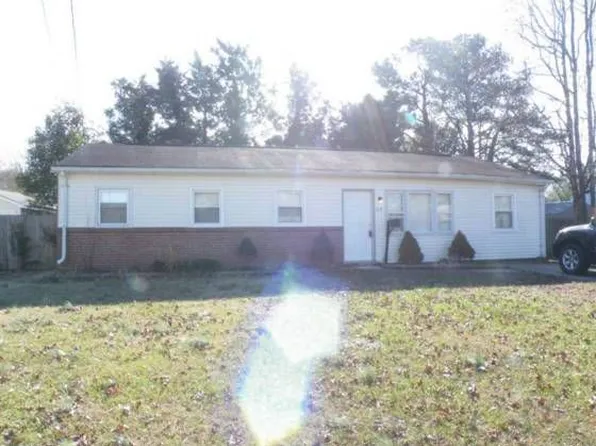 217 Doctor Dr, Virginia Beach, VA 23452