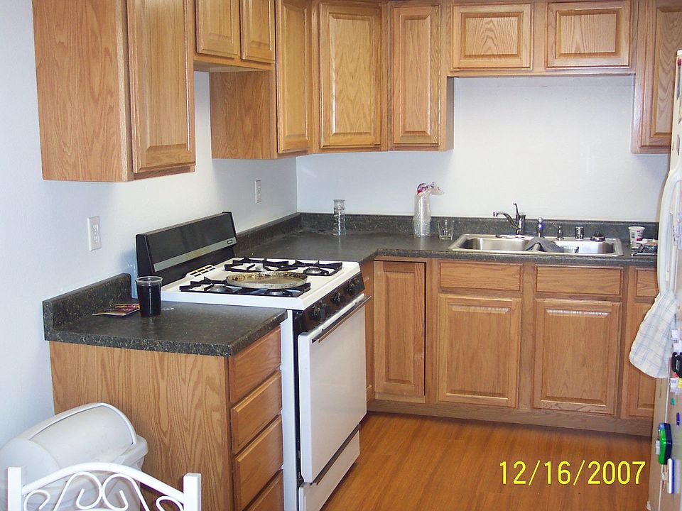 New kitchen cabinets/counters!