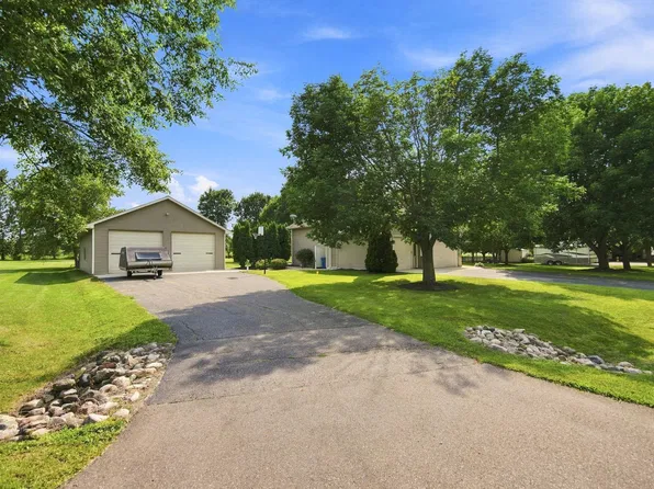 9081 13th St NE, Saint Michael, MN 55376