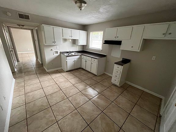 5th image of 3262 Nora Lee Ln