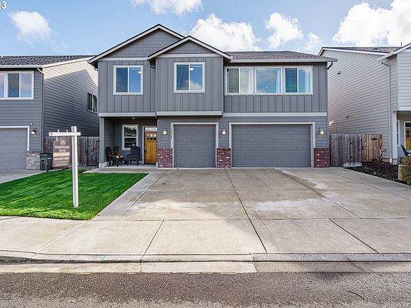 2nd image of 10727 NE 108th Pl