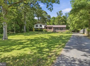 37170 E Lakeland Dr, Mechanicsville, MD 20659