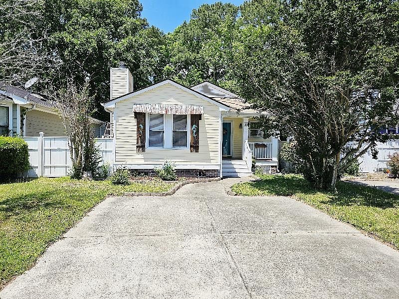 1st image of 40 Longleaf Circle