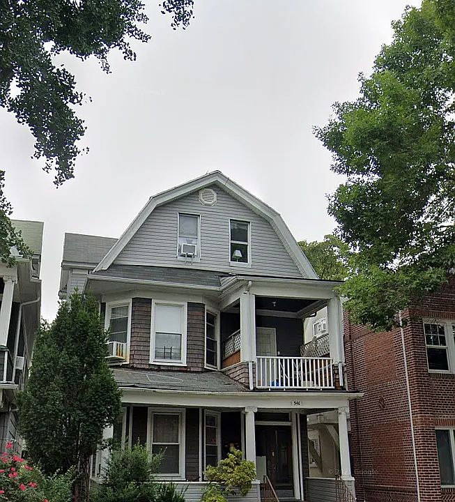 1st image of 546 E 9th St
