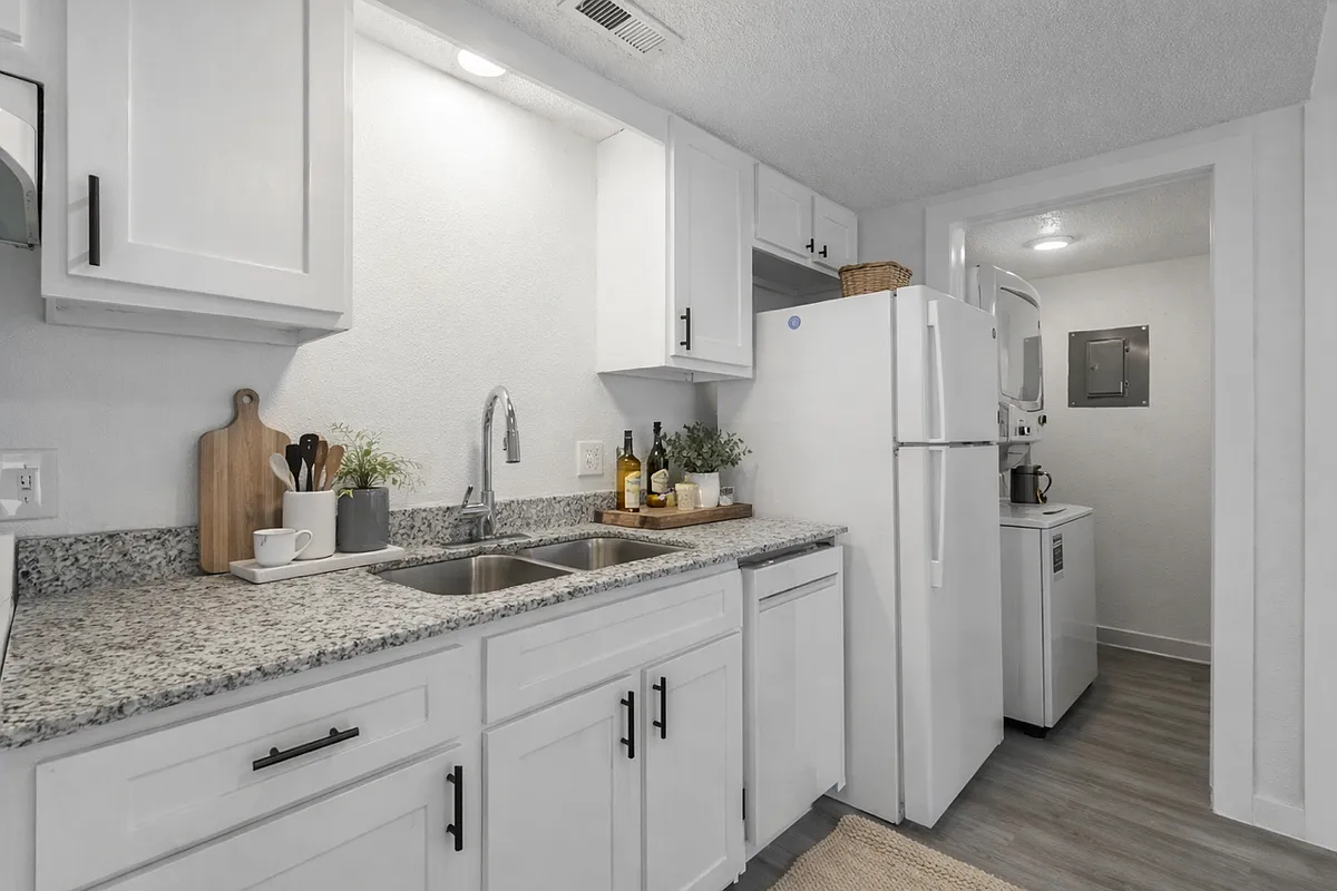 Building Photo - Black Oak Residences