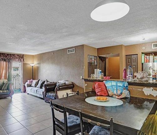 4th image of 13820 NE 3rd Ct APT 201