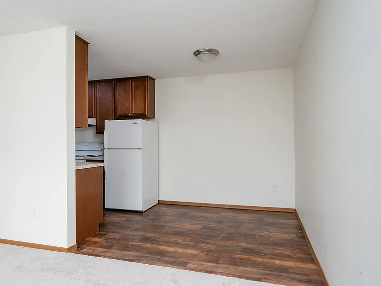 2211 Colfax Ave S — Photo 10