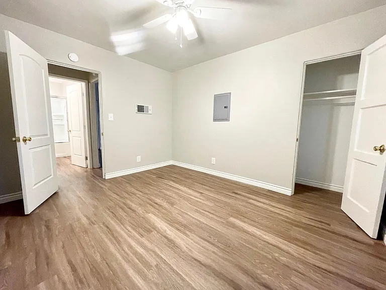 4550 Boundary St — Photo 7