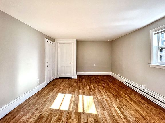 2nd image of 142-146 E Gay St #1