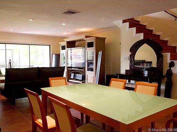 3rd image of 3709 Estepona Ave #2-18
