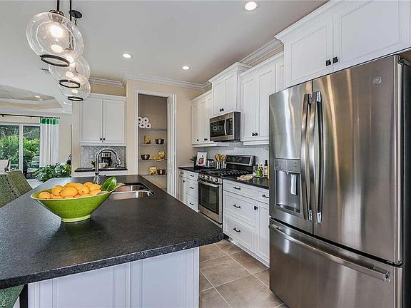 4th image of 11632 Solano Dr