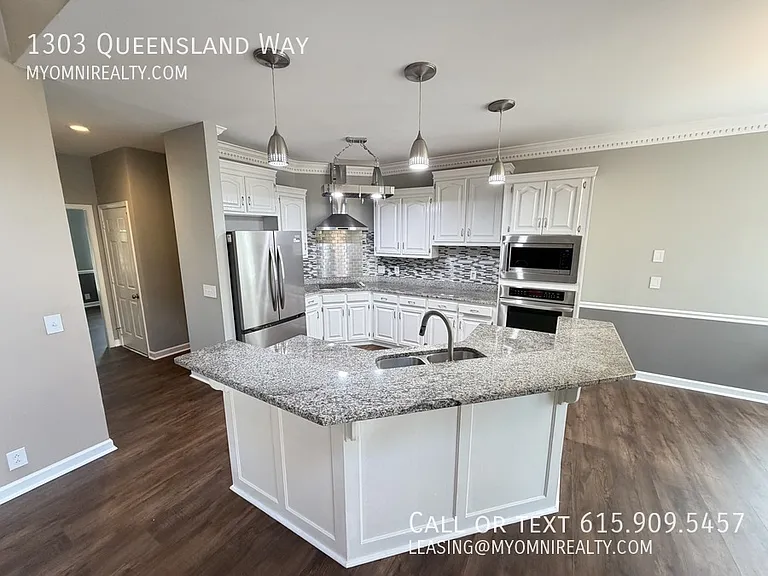 1303 Queensland Way — Photo 29