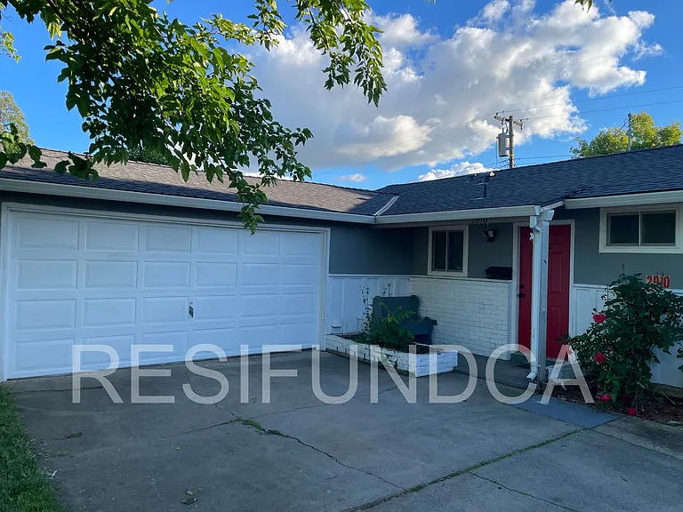 2910 Weston Way — Photo 2