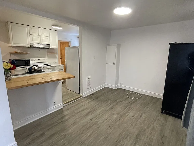 563 Union St #1 — Photo 6
