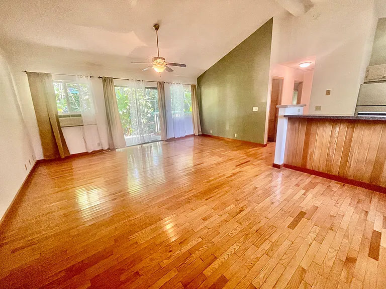 Living and dining area with oak hard-wood floors