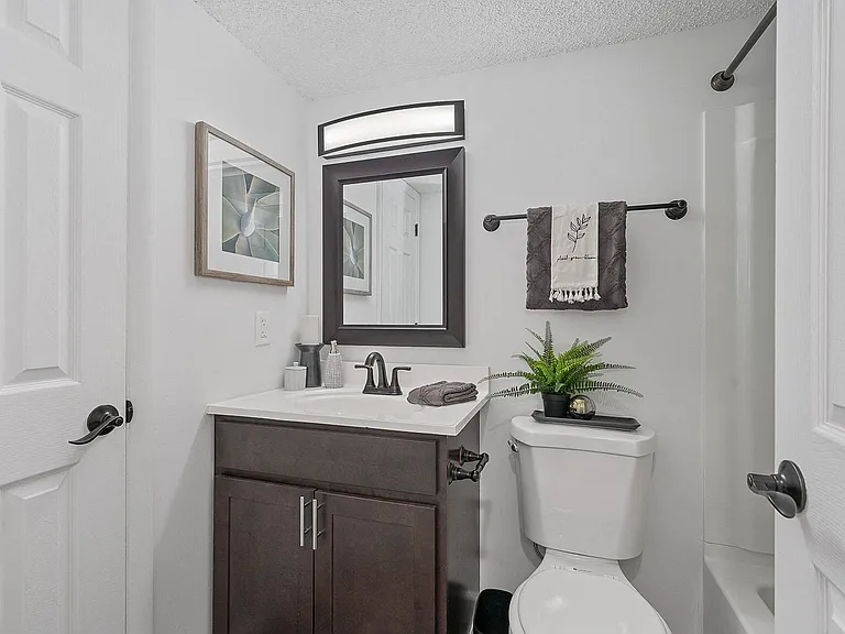 Timber Glen Apartments — Photo 15