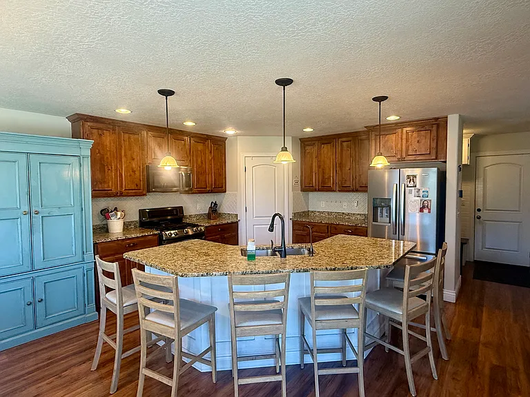 254 N Constitution Dr W — Photo 6