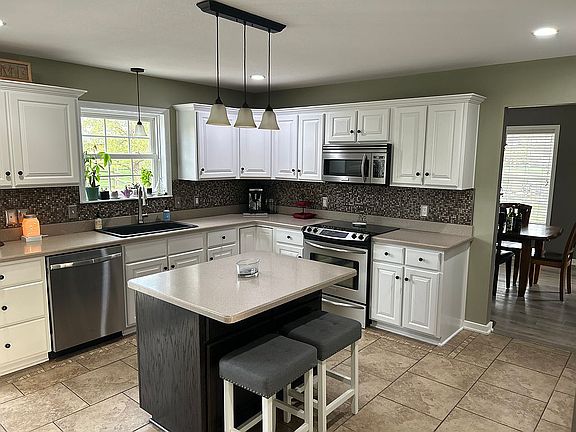4th image of 1393 Bobwhite Dr