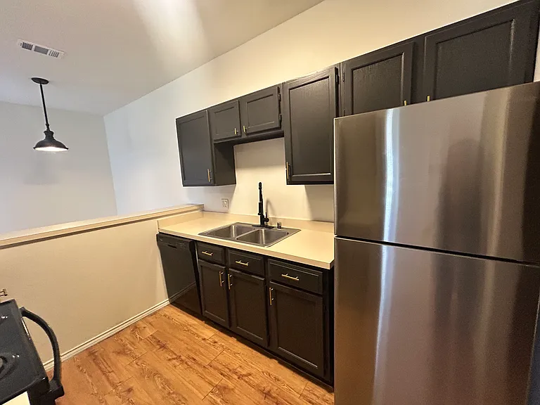 5102 80th St #204 — Photo 8