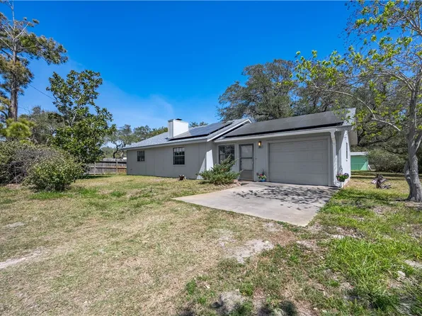 606 N 7th St, Fulton, TX 78358